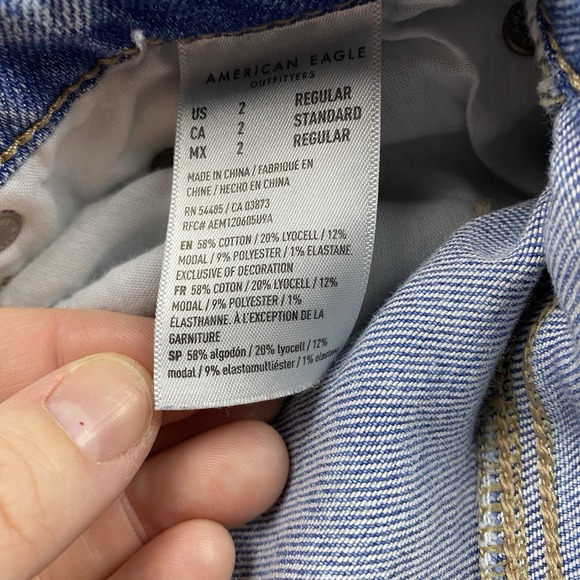 American Eagle Stretch High Rise 90s Boyfriend Jeans Womens 2 R Blue Distressed - Picture 10 of 13